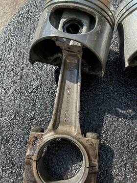 944.103.101.3r Porsche 944 Connecting Rods And Pistons